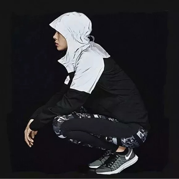 Nike Women's Epic Lux Clash Printed Camo Leggings M 27" full length 686040-021 - Picture 6 of 8